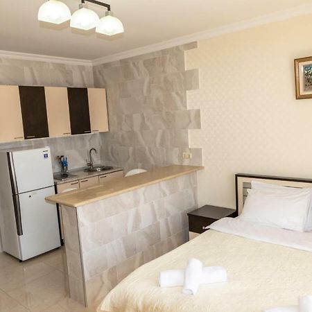 Orbi Apartment Ruslan Batumi Eksteriør billede
