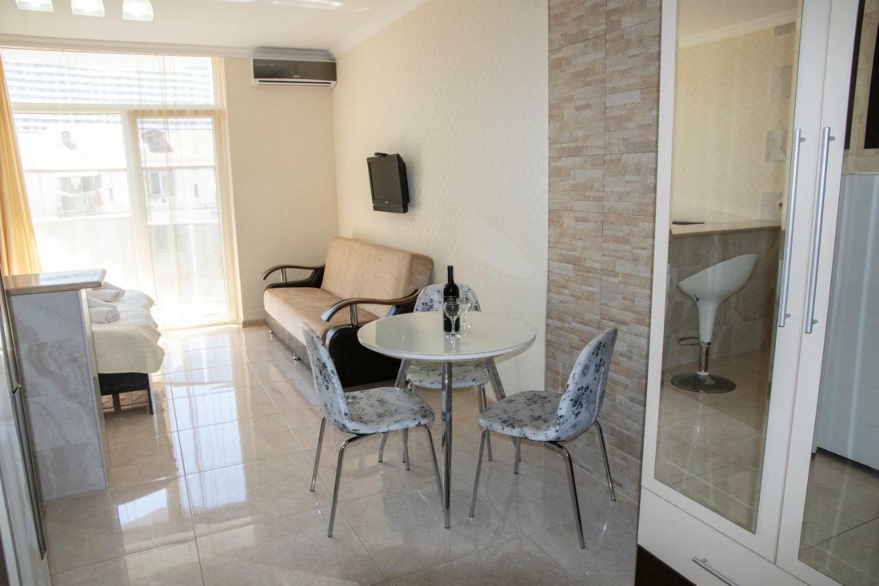 Orbi Apartment Ruslan Batumi Eksteriør billede