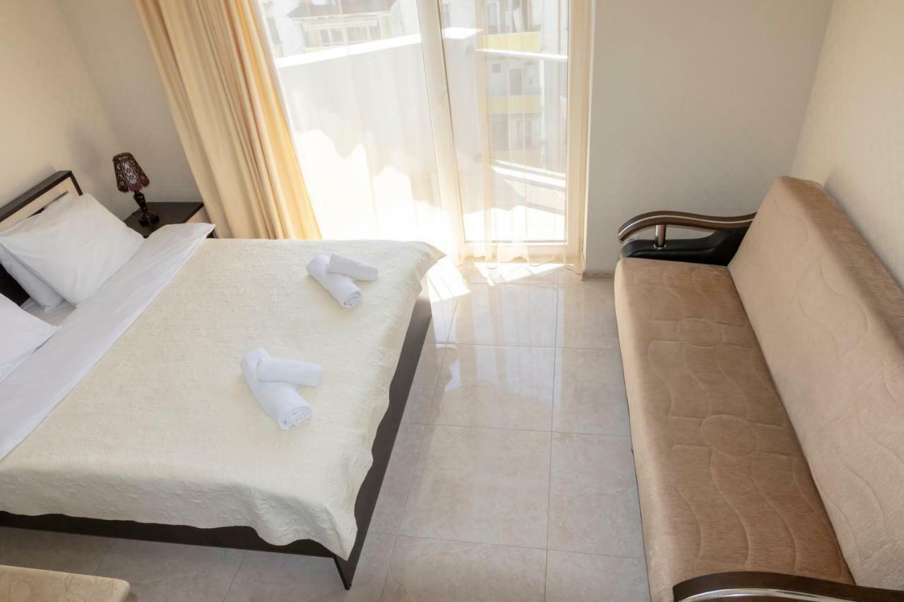 Orbi Apartment Ruslan Batumi Eksteriør billede