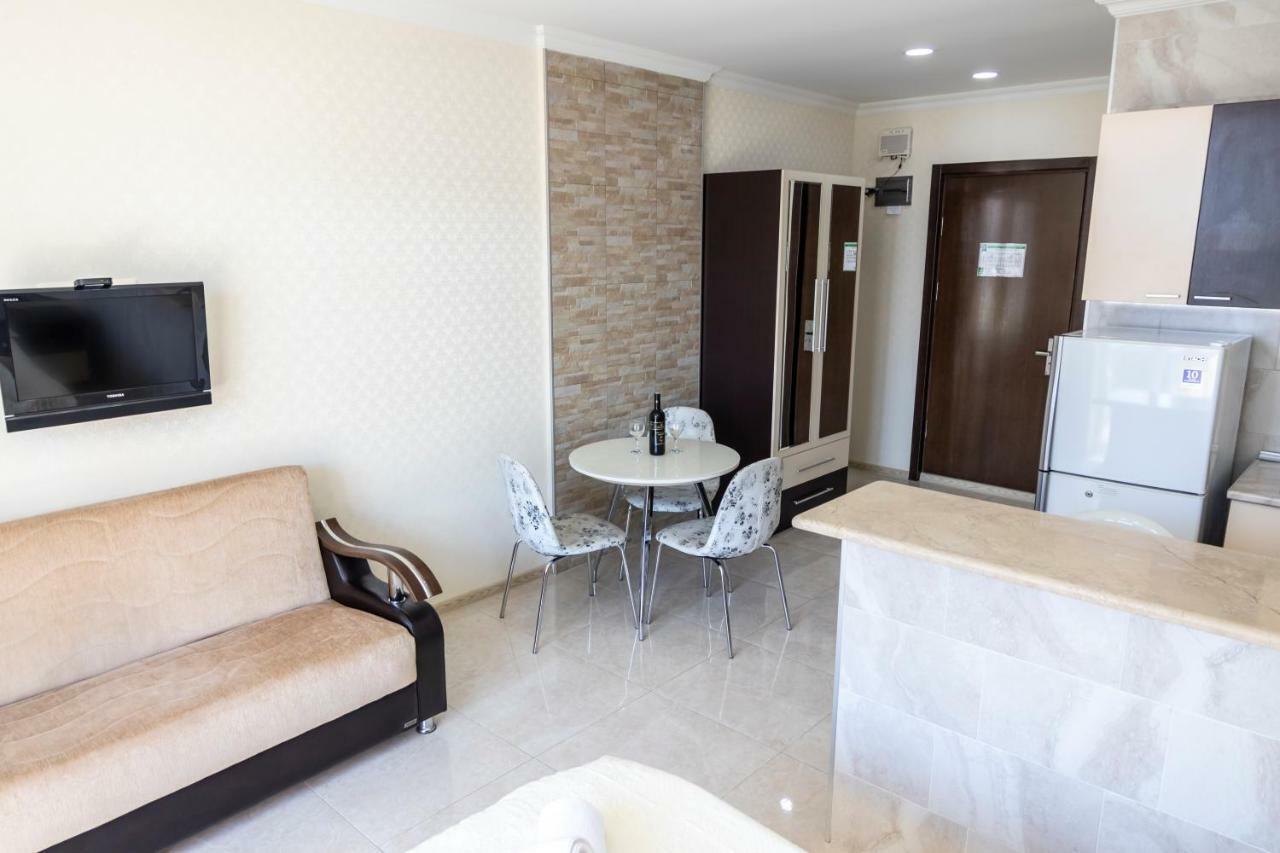 Orbi Apartment Ruslan Batumi Eksteriør billede