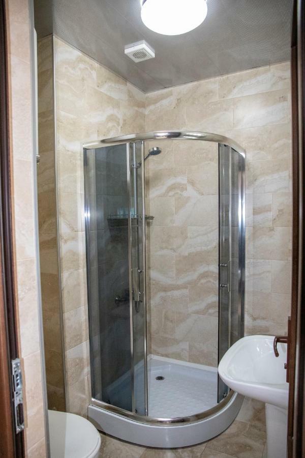 Orbi Apartment Ruslan Batumi Eksteriør billede