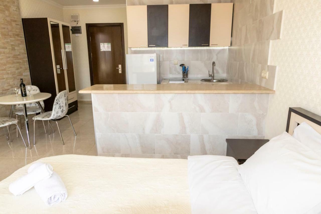 Orbi Apartment Ruslan Batumi Eksteriør billede